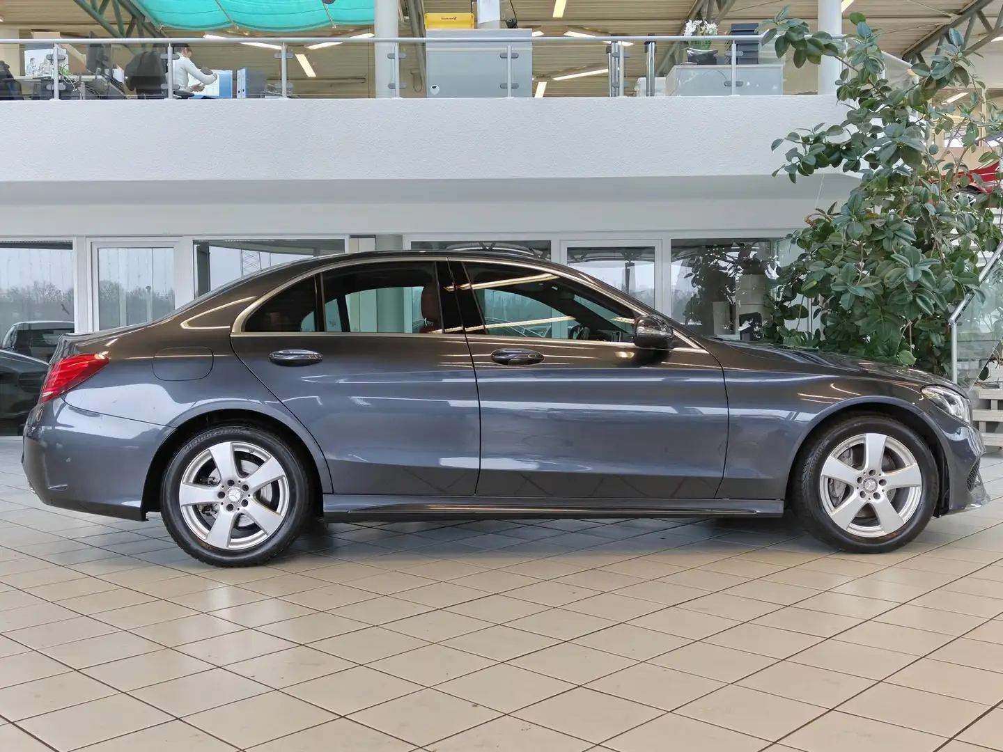 Mercedes-Benz C 200 Limo AMG-Line MULTIBEAM+KAM+NAVI+LEDER+19" Grigio - 2