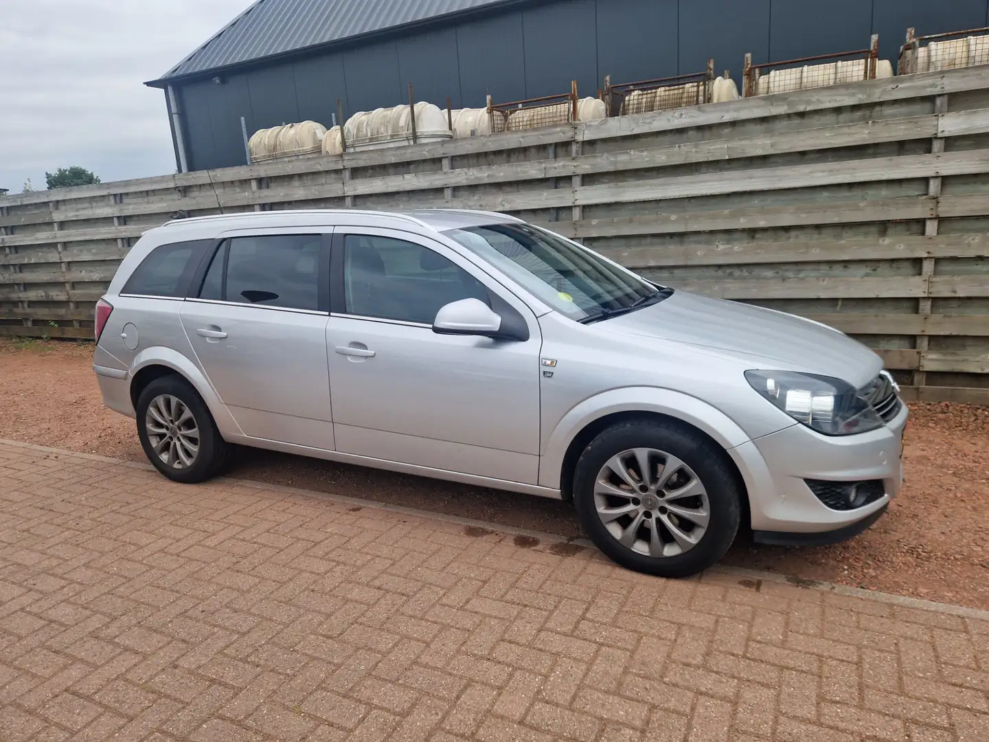 Opel Astra Wagon 1.6 111 years Edition Gris - 1