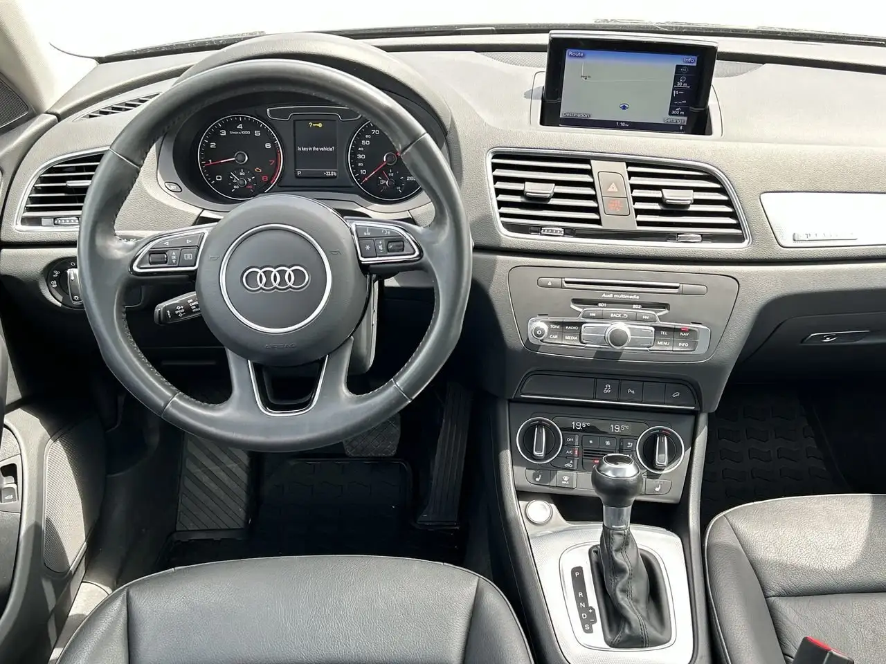 Audi Q3 photo Audi Q3