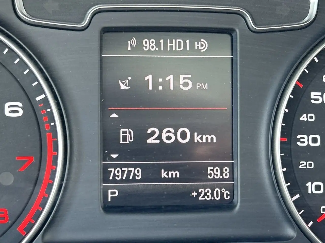 Audi Q3 photo Audi Q3