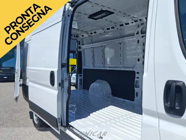 Opel Movano view 14
