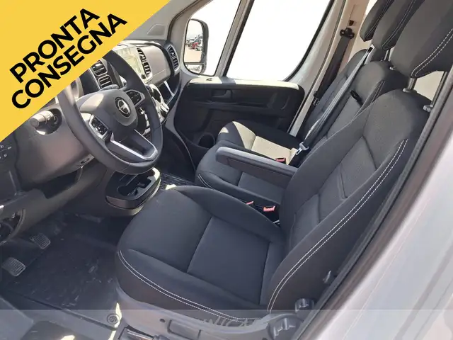 Opel Movano view 7