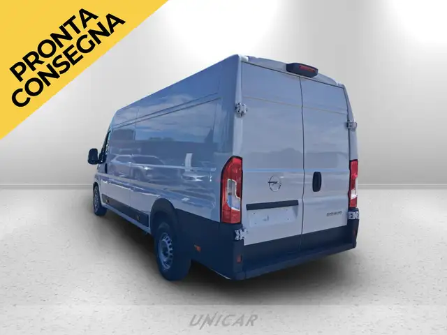 Opel Movano view 6