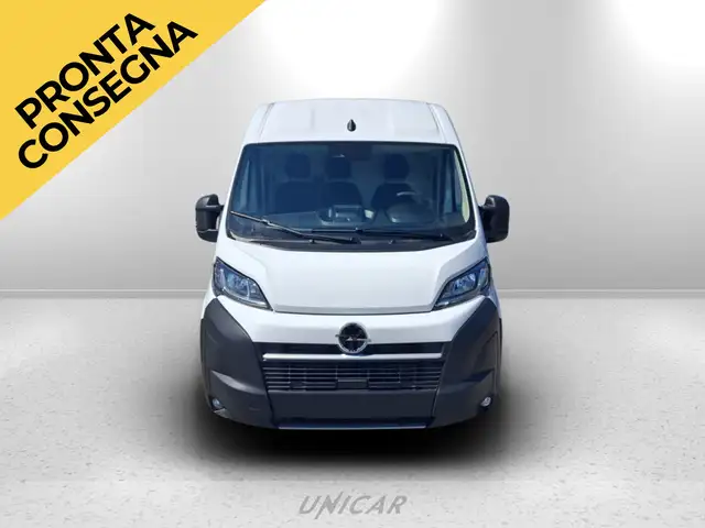 Opel Movano view 2