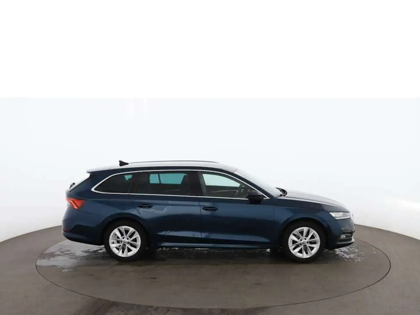 Skoda Octavia Combi 2.0 TDI First Aut LED RADAR NAVI Blau - 2
