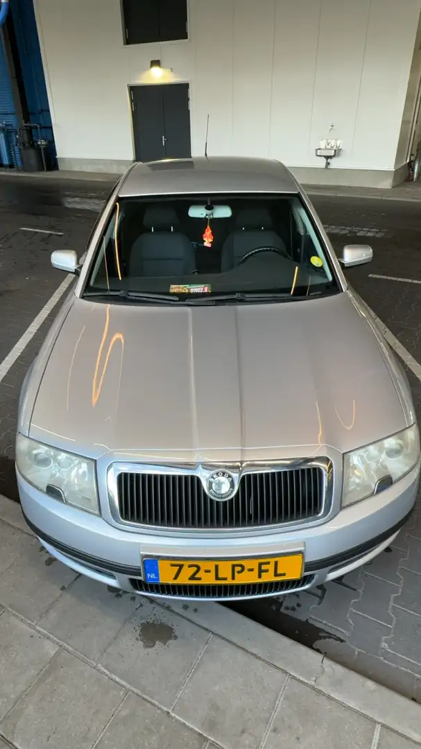 Skoda Superb 2.0 Kompas Grijs - 2