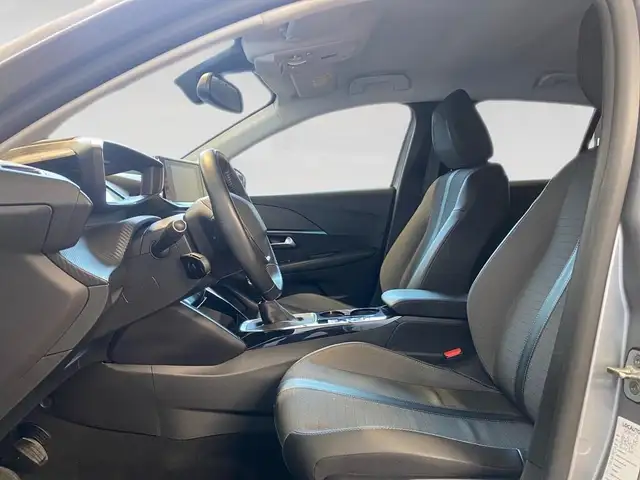 Peugeot 208 view 7