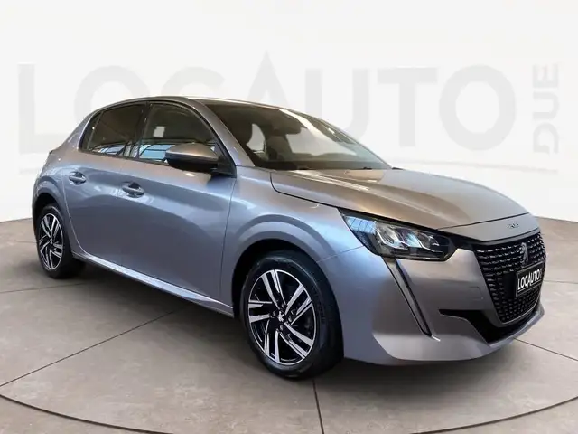 Peugeot 208 view 3