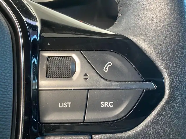 Peugeot 208 view 13