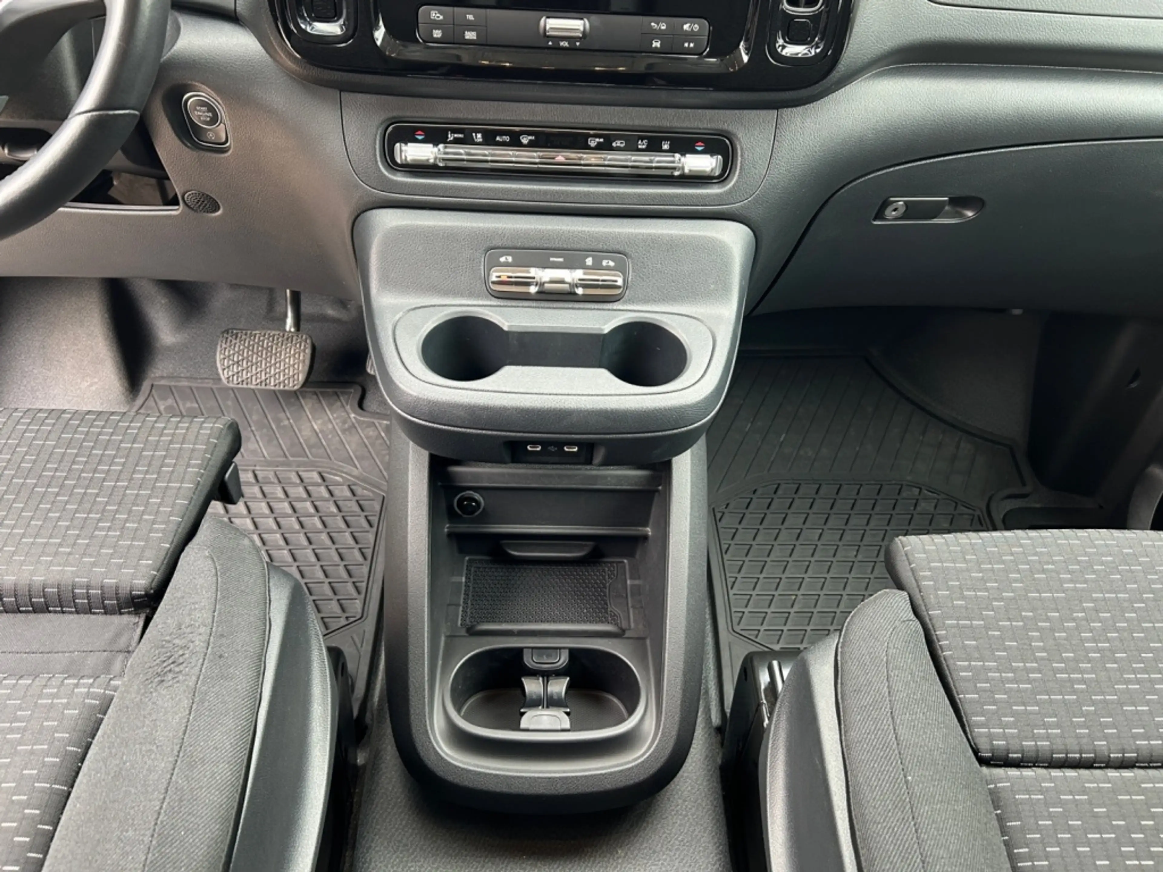 Mercedes-Benz Vito 124 CDI 4x4 Mixto Lang MBUX*LED*STHZG*AHK*NAVI — photo 7