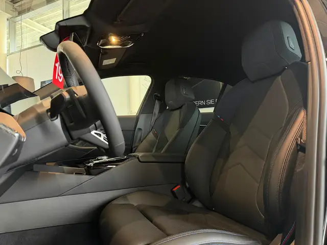 BMW 5 Series view 11