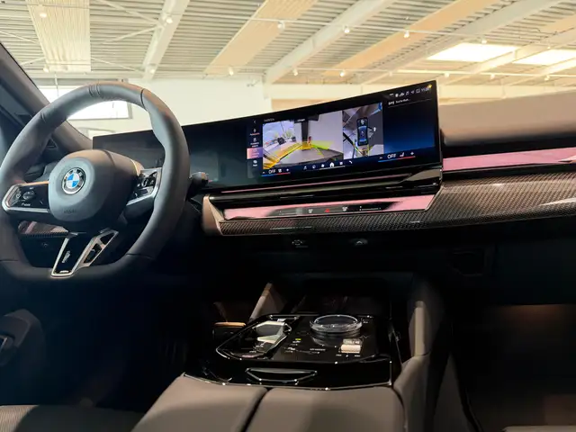 BMW 5 Series view 14