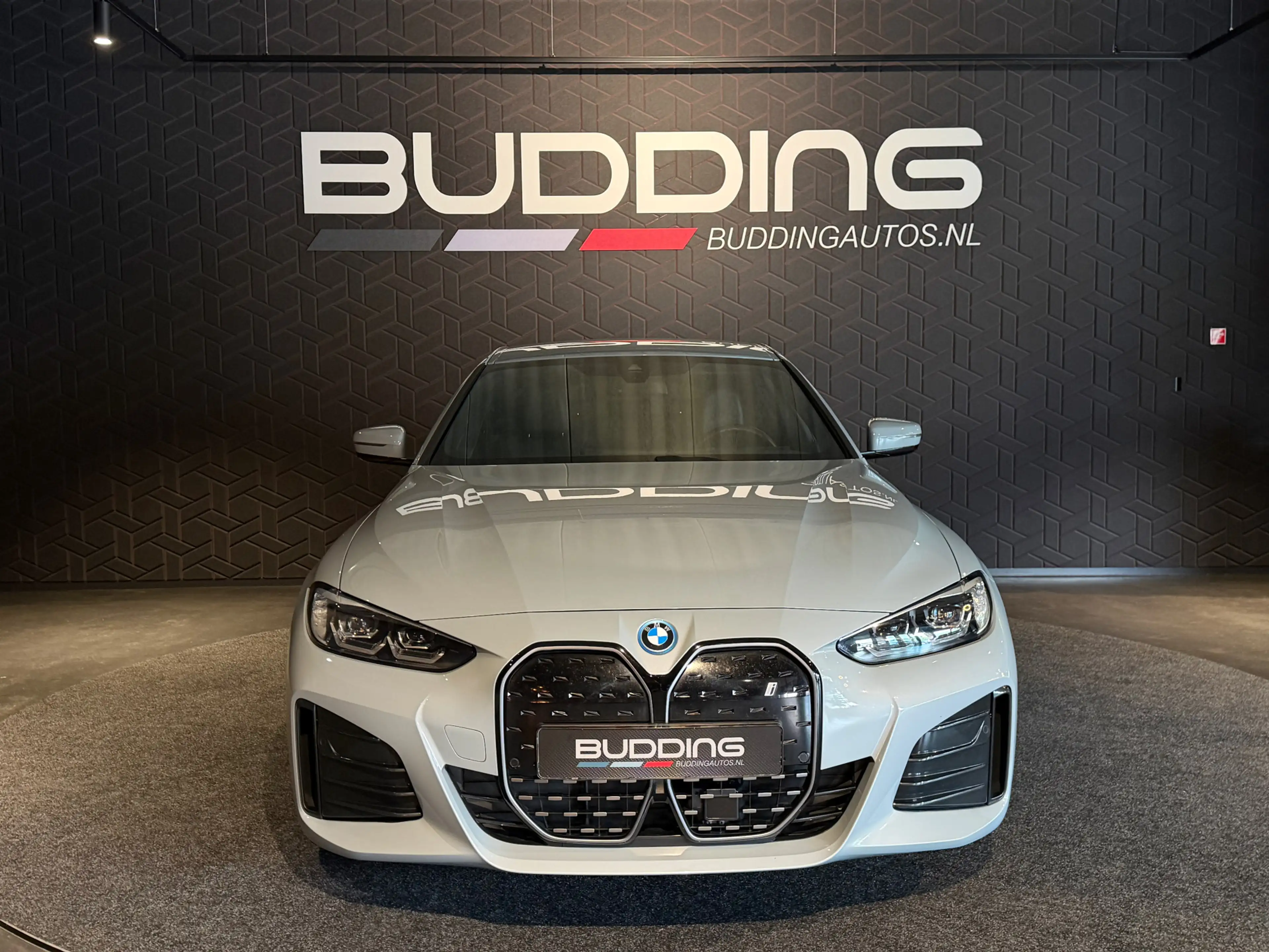 BMW i4 eDrive40 High Exe 84 kWh | M-sport | Camera | Head — photo 2