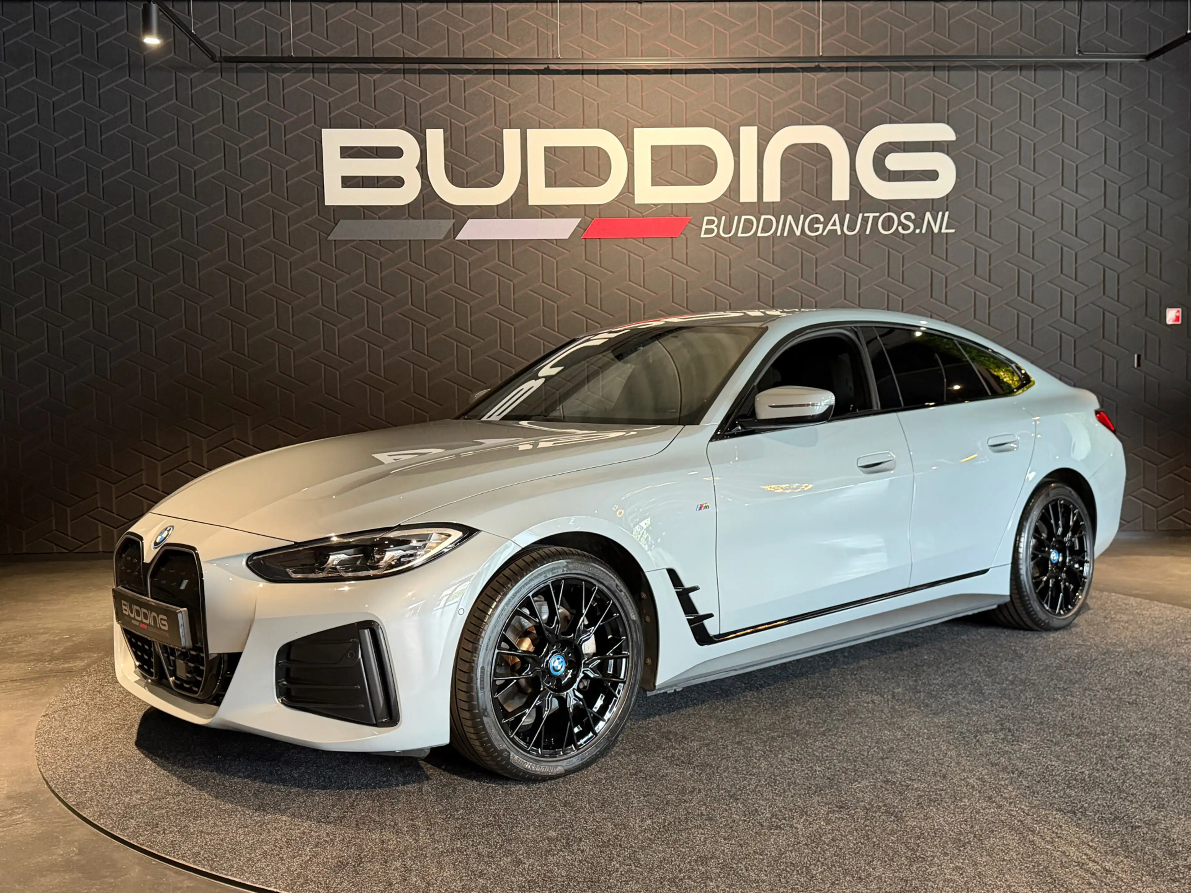 BMW i4 eDrive40 High Exe 84 kWh | M-sport | Camera | Head