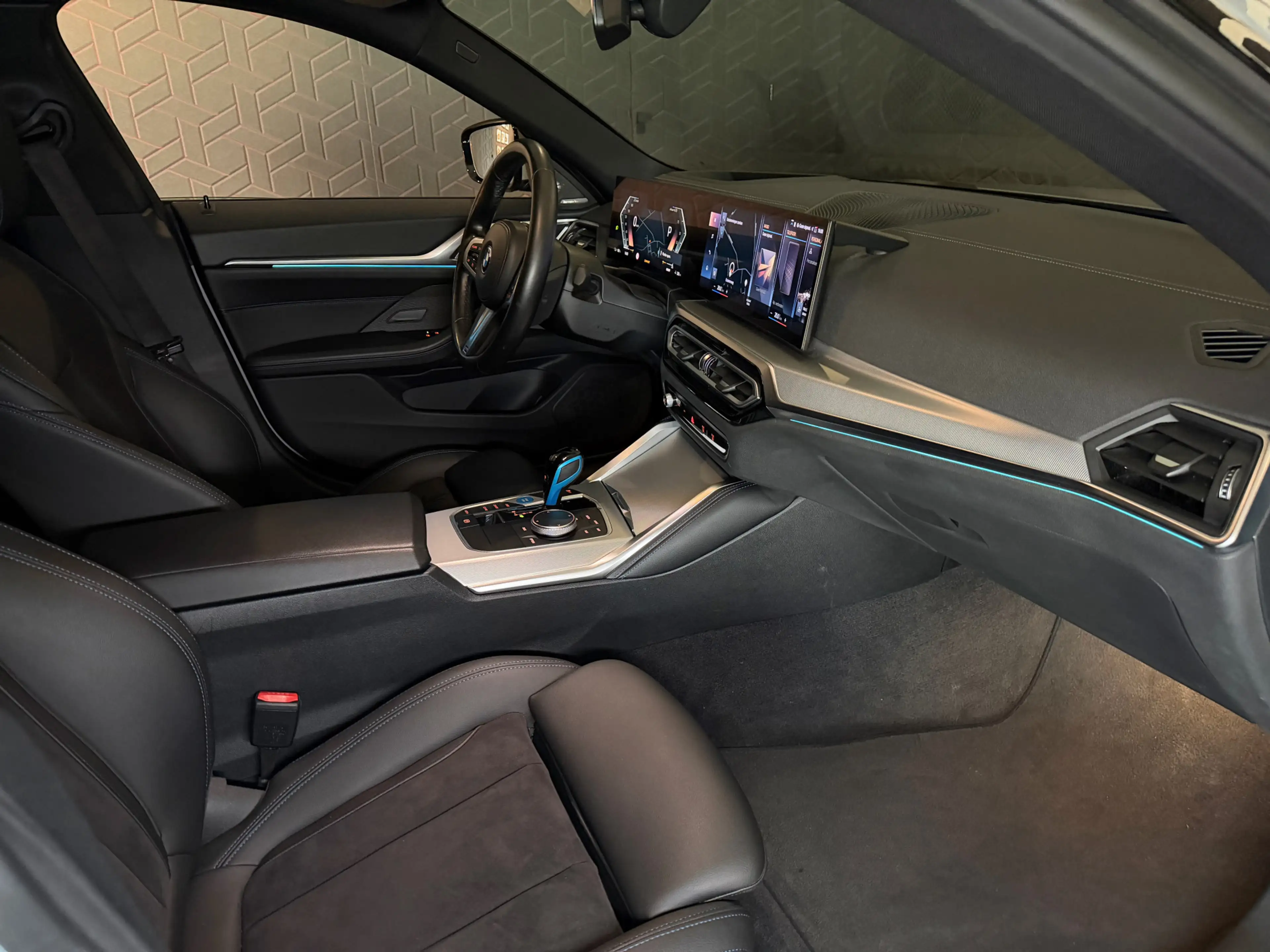 BMW i4 eDrive40 High Exe 84 kWh | M-sport | Camera | Head — photo 14