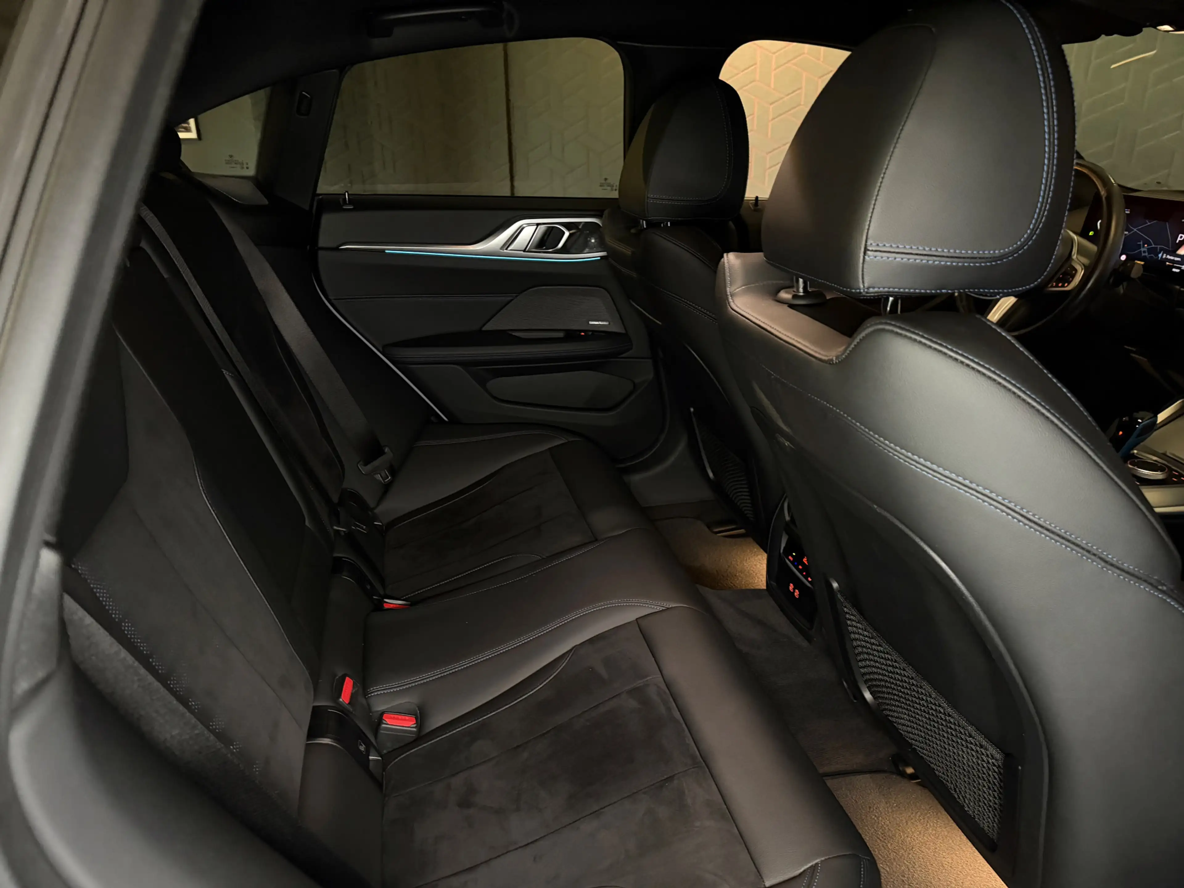 BMW i4 eDrive40 High Exe 84 kWh | M-sport | Camera | Head — photo 13
