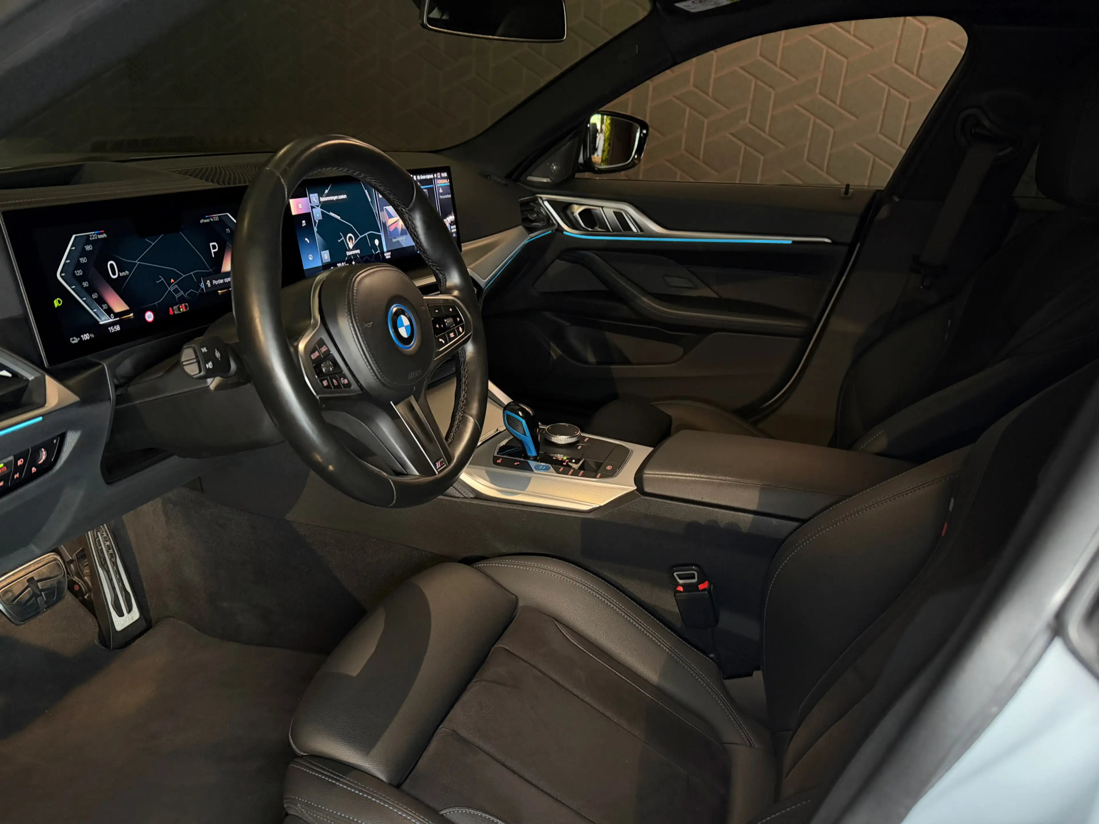 BMW i4 eDrive40 High Exe 84 kWh | M-sport | Camera | Head — photo 9