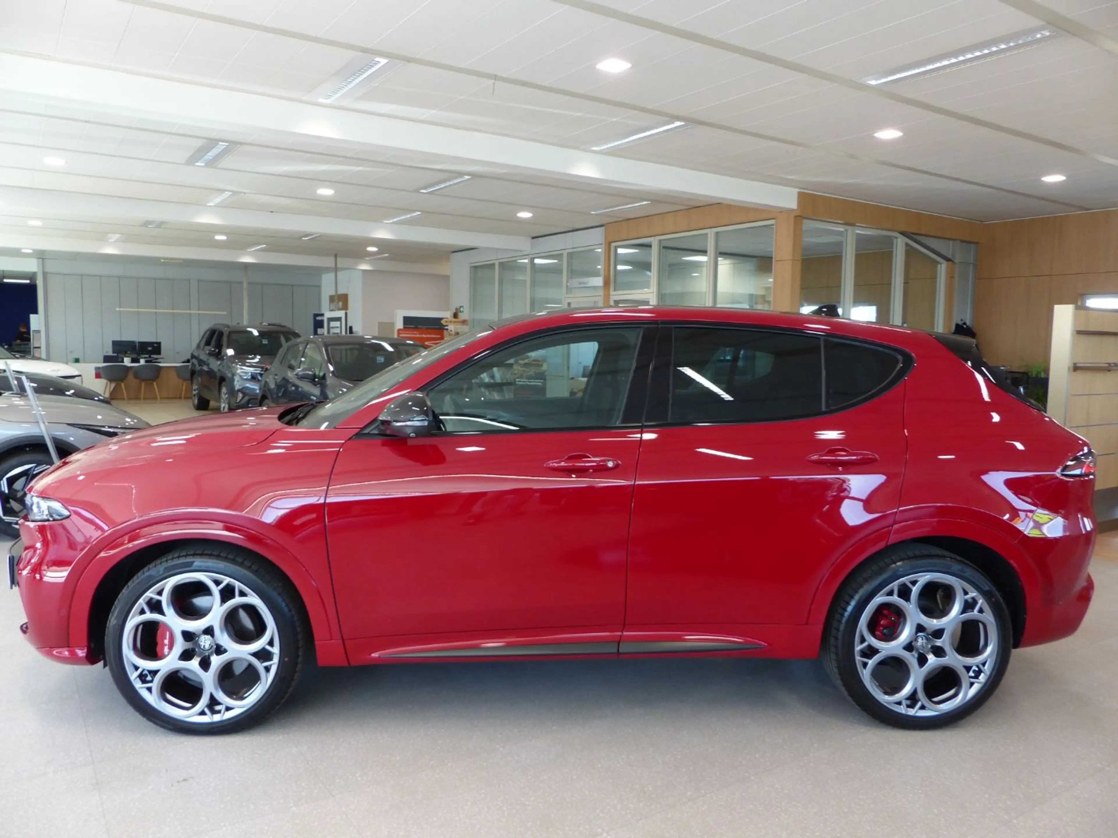 Alfa Romeo Tonale 1.5 Mild Hybrid TRIBUTO ITALIANO ACC+LED — photo 5
