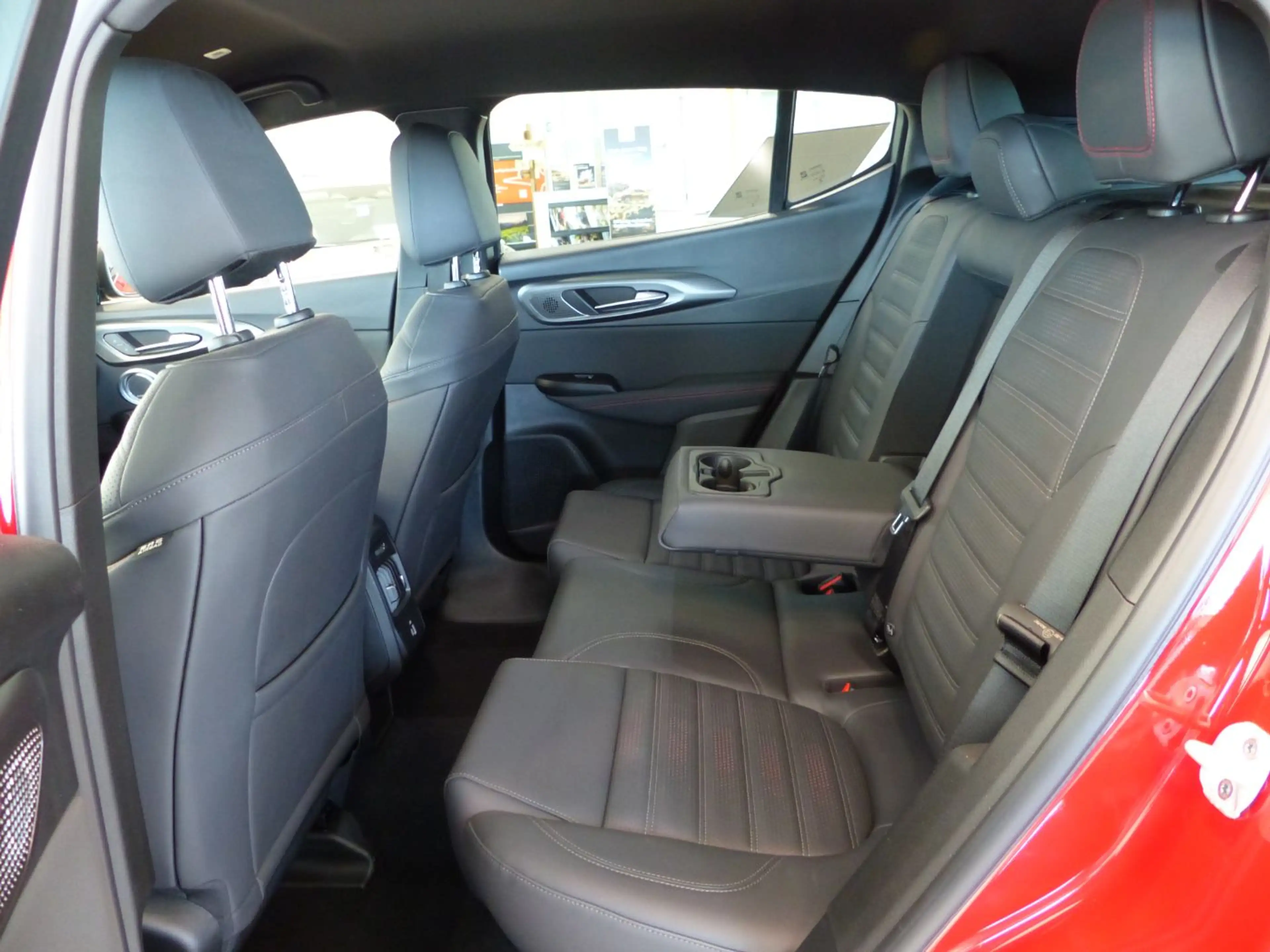 Alfa Romeo Tonale 1.5 Mild Hybrid TRIBUTO ITALIANO ACC+LED — photo 10