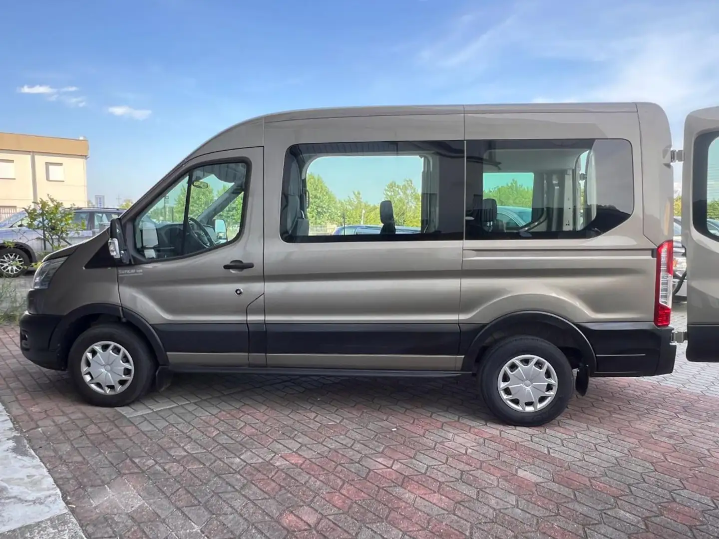 Ford Transit Bus 350 2.0 EcoBl. 170CV PL-TM Comb compl.solBUS 9 Bronce - 2