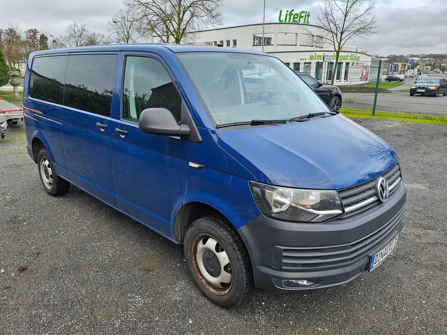 Volkswagen T6 Kombi Transporter lang 4Motion 2,0 TDI Motor 88 tkm Azul - 2