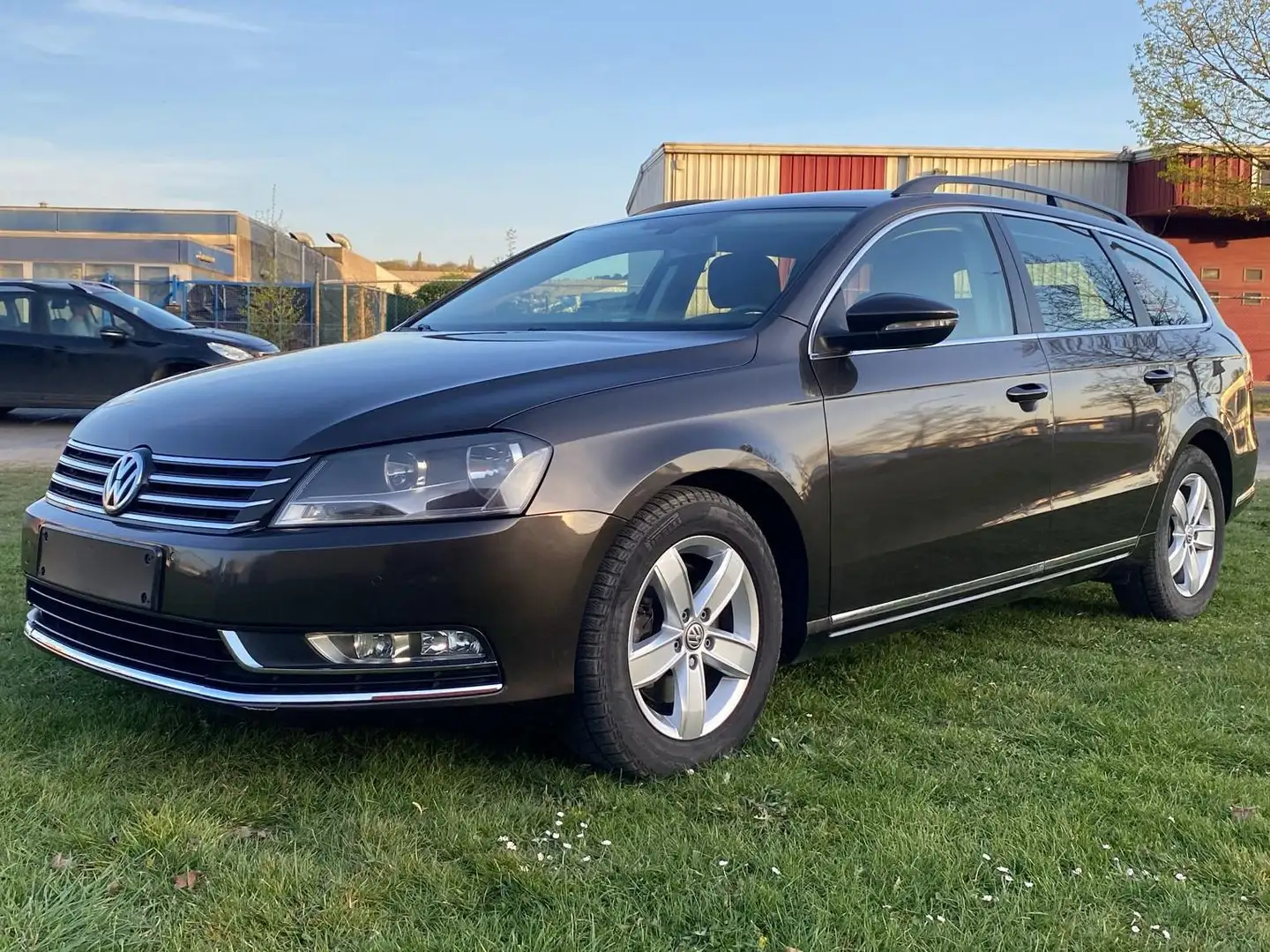 Volkswagen Passat Variant ✅ SW 1.6 CR TDi Marrón - 1