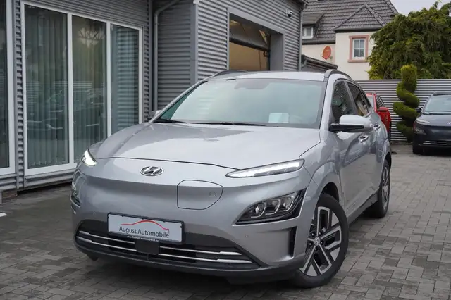Hyundai KONA Trend 3Phasen Navi AssPak SHZ HUD Kamera AP