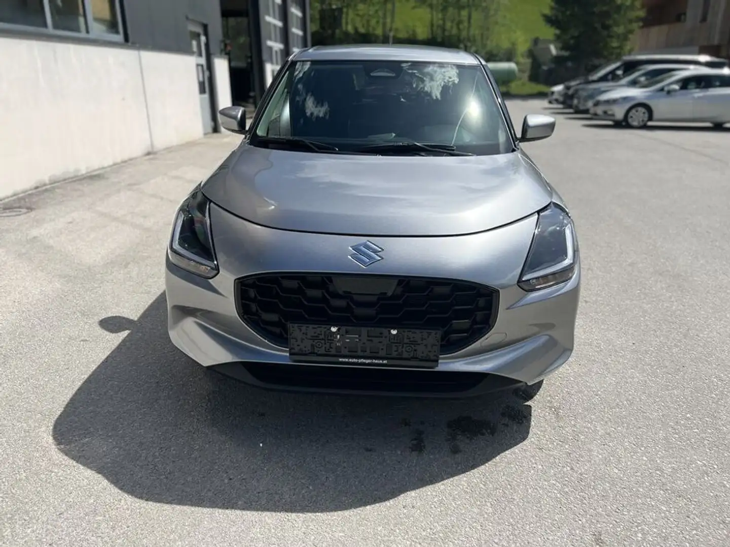 Suzuki Swift 1,2 Hybrid Shine Grau - 2