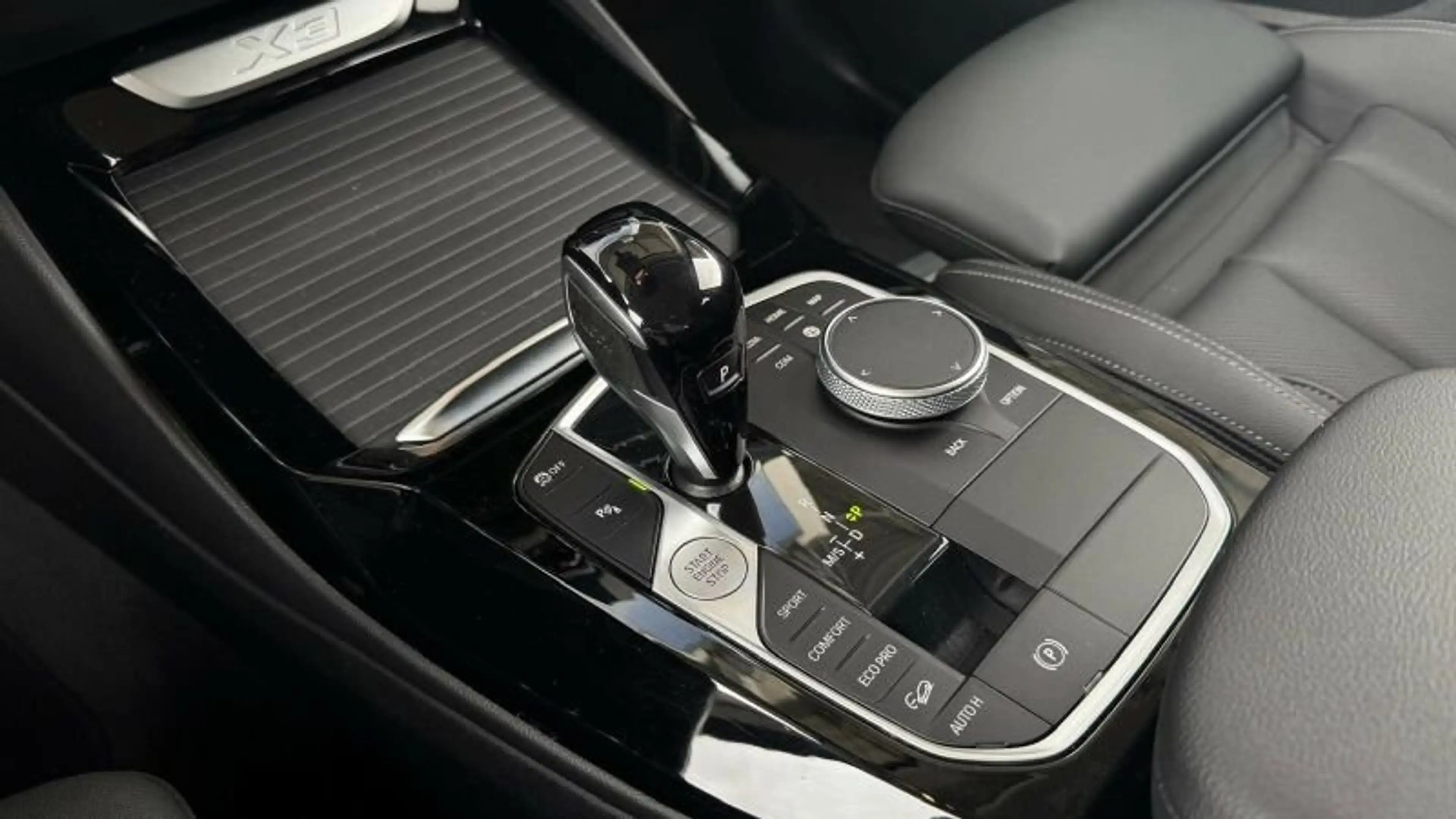 BMW X3 xDrive20d LED/HUD/DrivingAss/Memo/Shz LED/HUD/Driv — photo 12