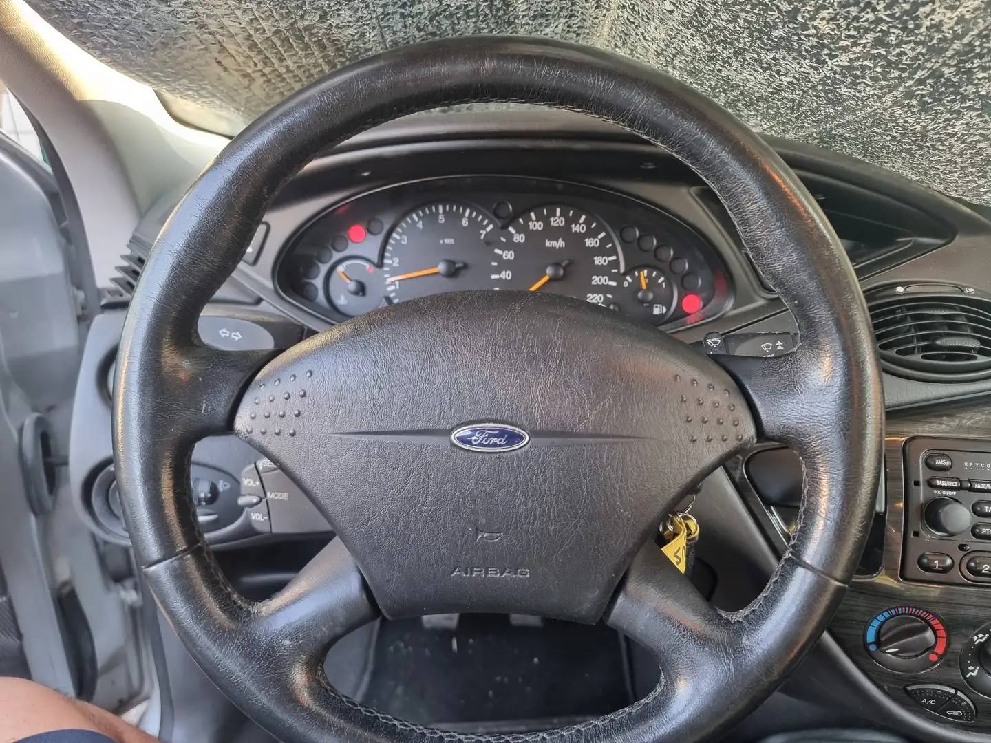 Ford Focus 5p 1.6i 16v Ghia - 2