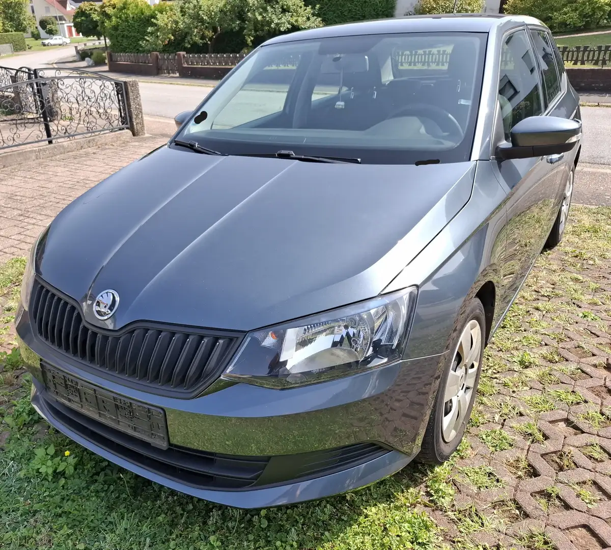 Skoda Fabia Fabia 1.2 TSI Cool Edition Grau - 1