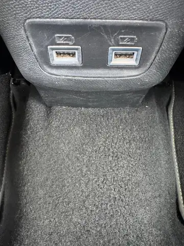 Peugeot 2008 view 11