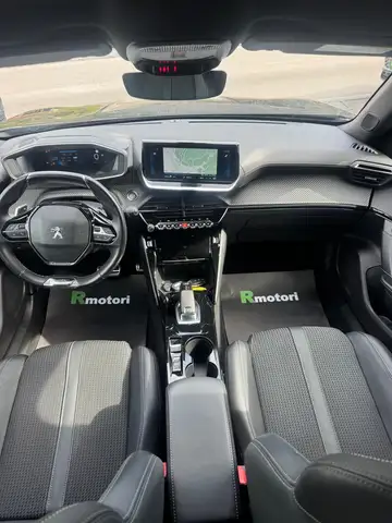 Peugeot 2008 view 4
