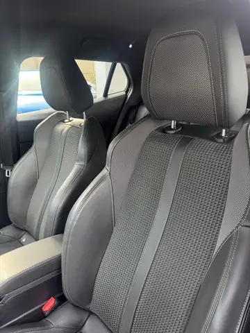 Peugeot 2008 view 8