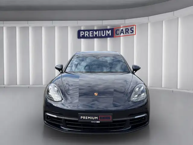Porsche Panamera view 8