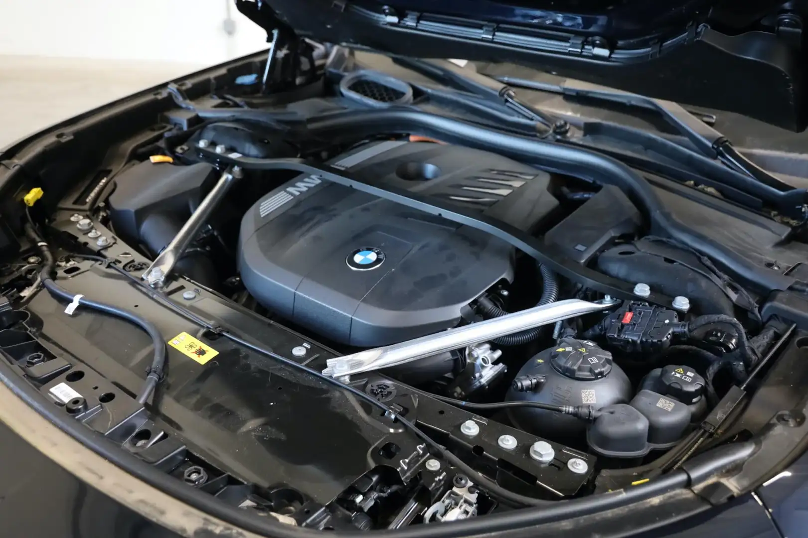 BMW 750 7-serie 750e xDrive PANORAMA High Executive M Spor Zwart - 2