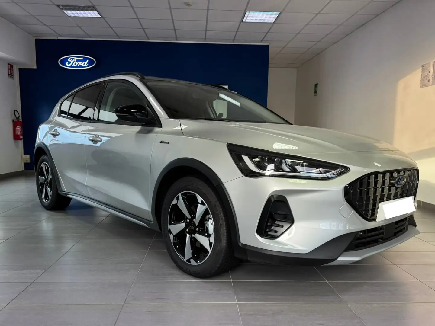 Ford Focus Active 1.0 ecoboost-hyb 125cv powershift c. autom. Argento - 2