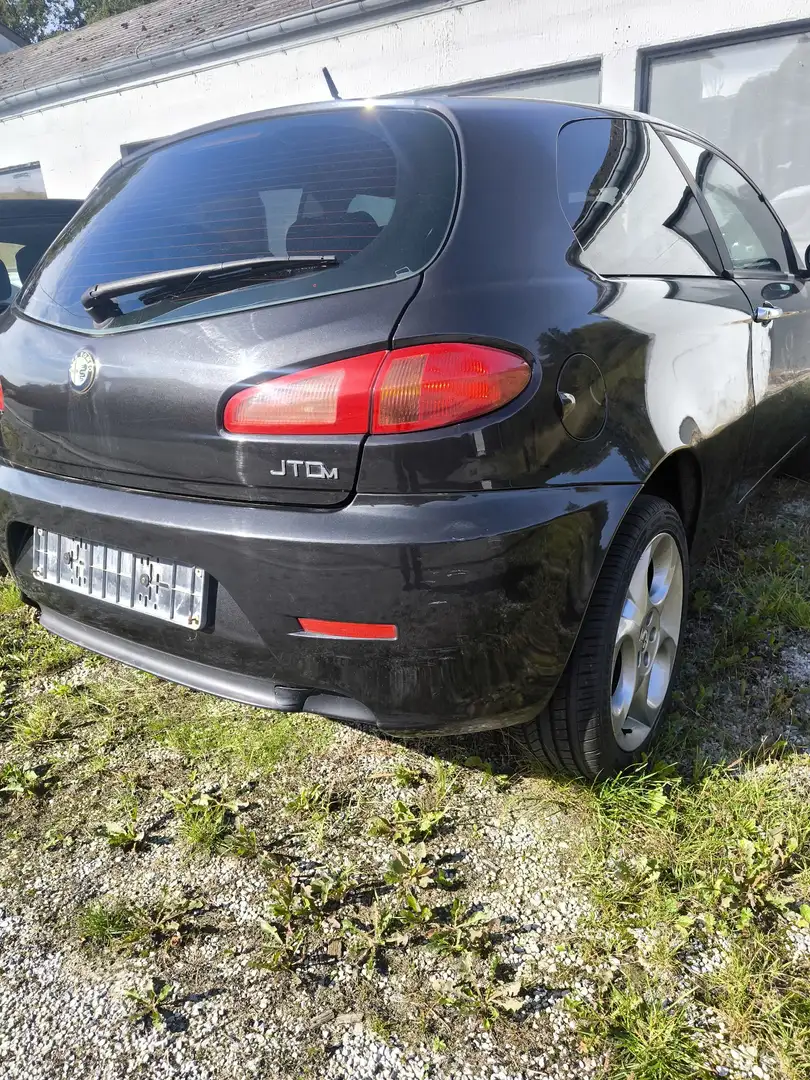 Alfa Romeo 147 1.9 JTD M-JET 120 Design TI - 2