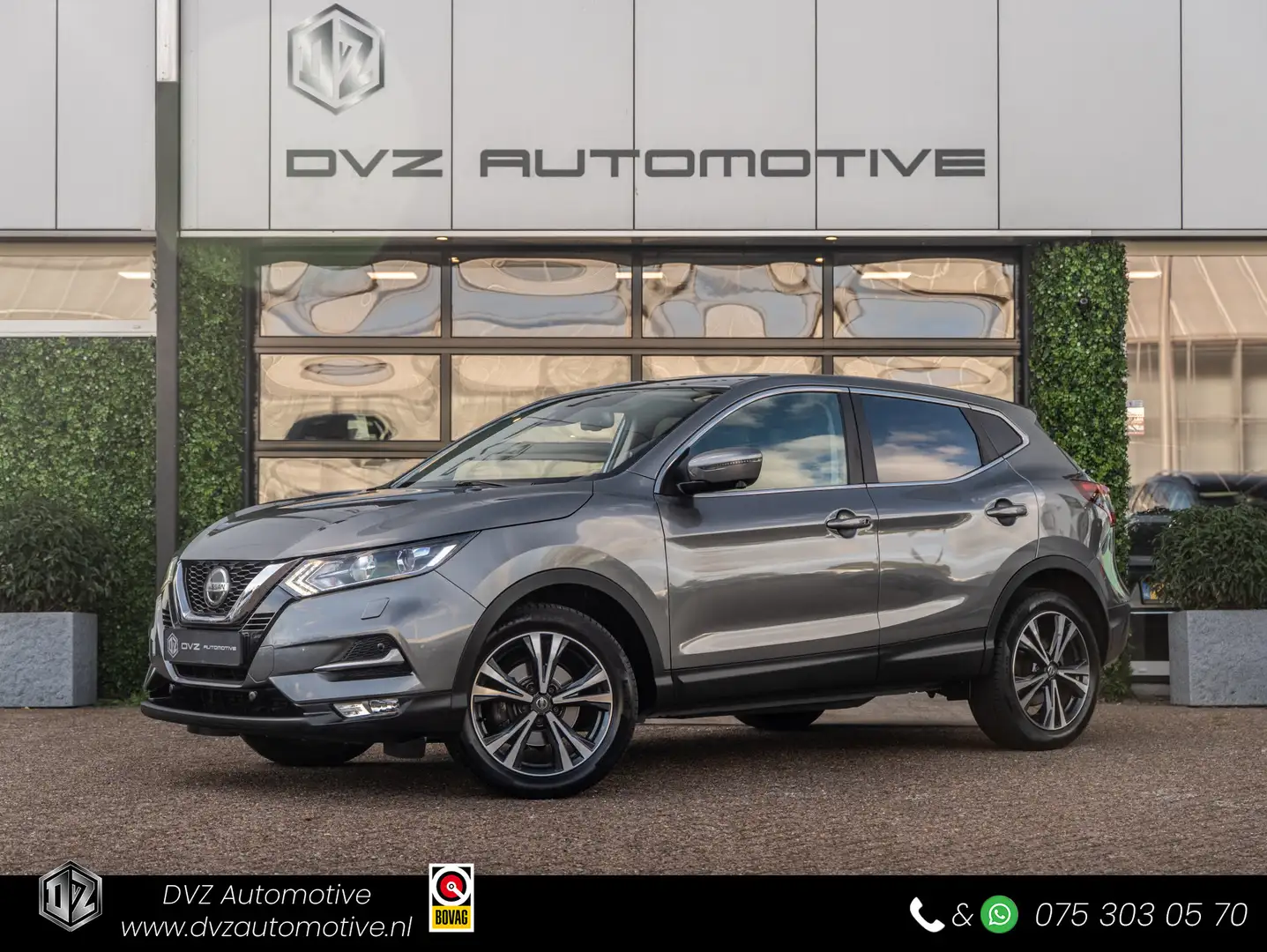 Nissan Qashqai 1.3 DIG-T N-Connecta | Navi | 360 Cam | Trekhaak | Grijs - 1