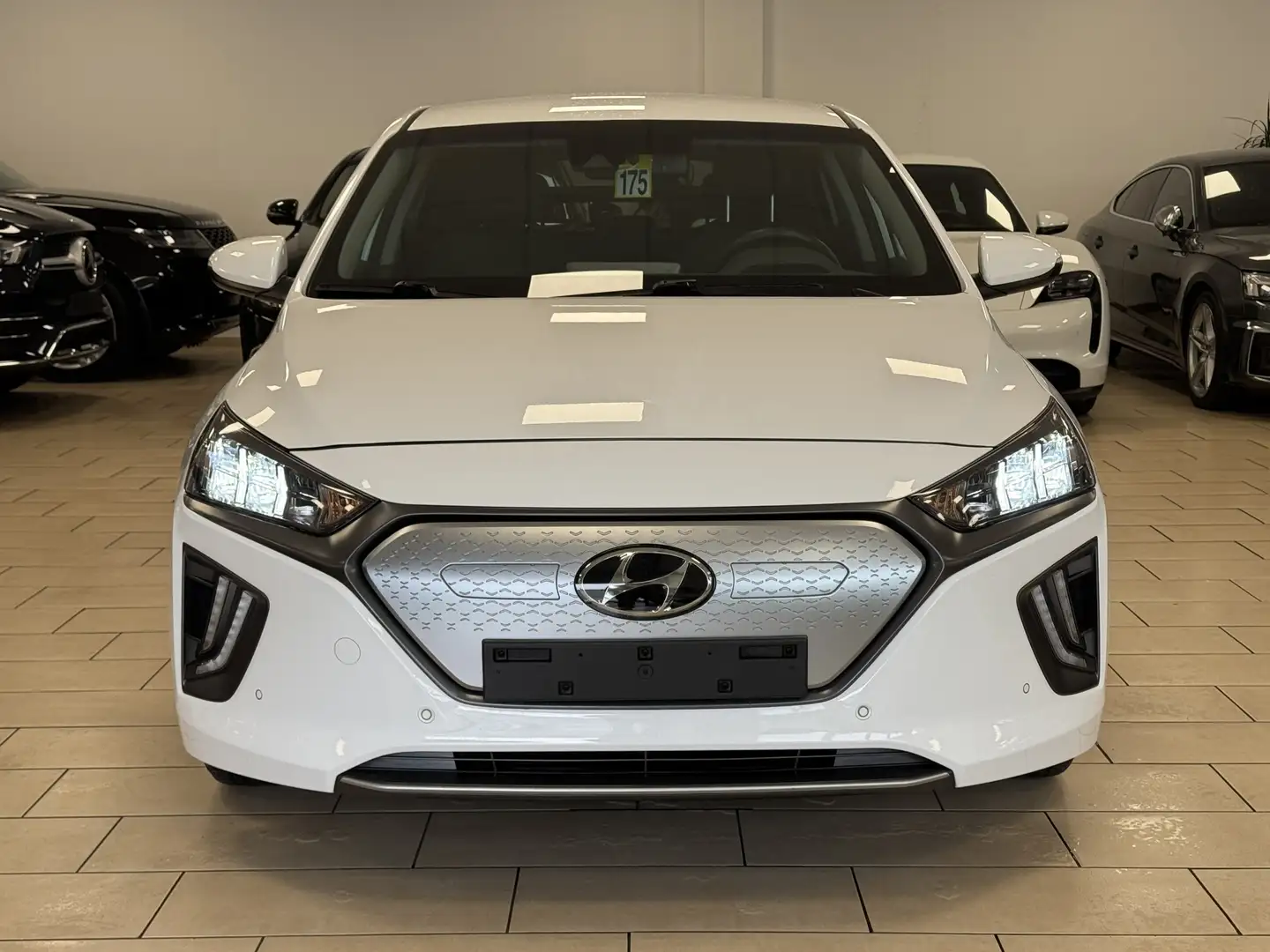 Hyundai IONIQ Prime Elektro*Leder*Ambiente*DAB+*LED*R-Dam Weiß - 2