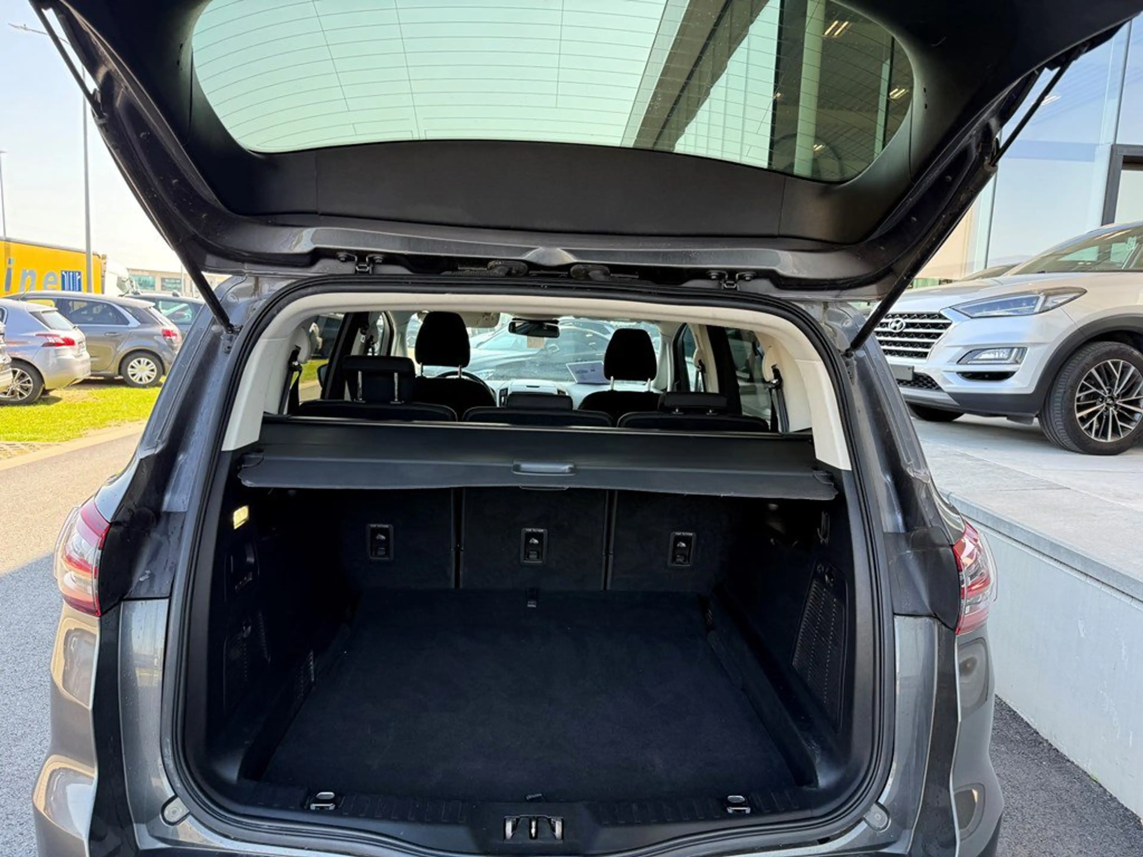 Ford S-Max Zeer mooie wagen * Trekhaak - Navi - Touchscreen * — photo 9
