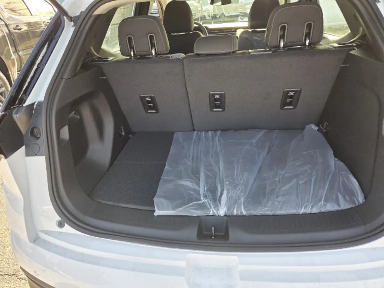Chevrolet Bolt photo Chevrolet Bolt