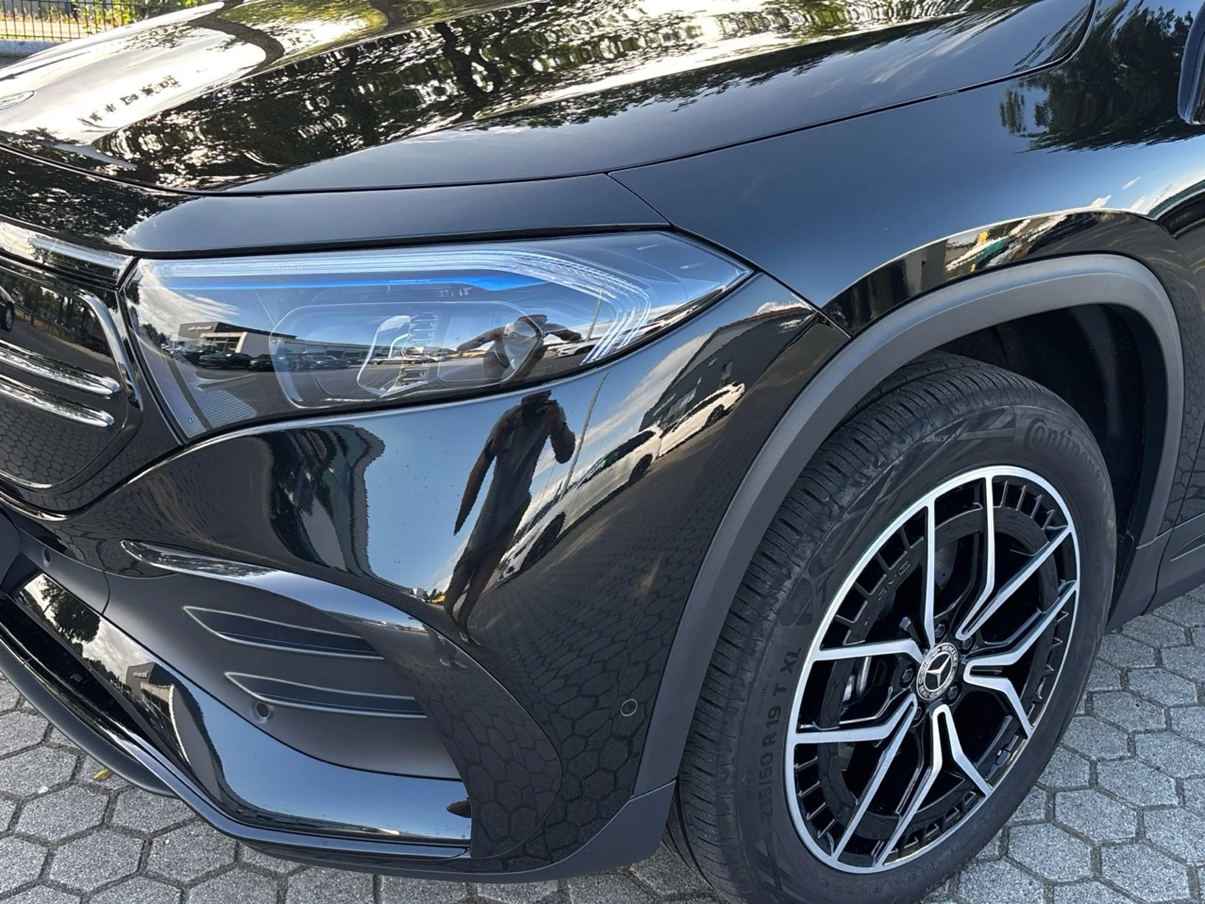 Mercedes-Benz EQA 300 4M AMG Night Panorama Distronic+ 360 AHK — photo 7
