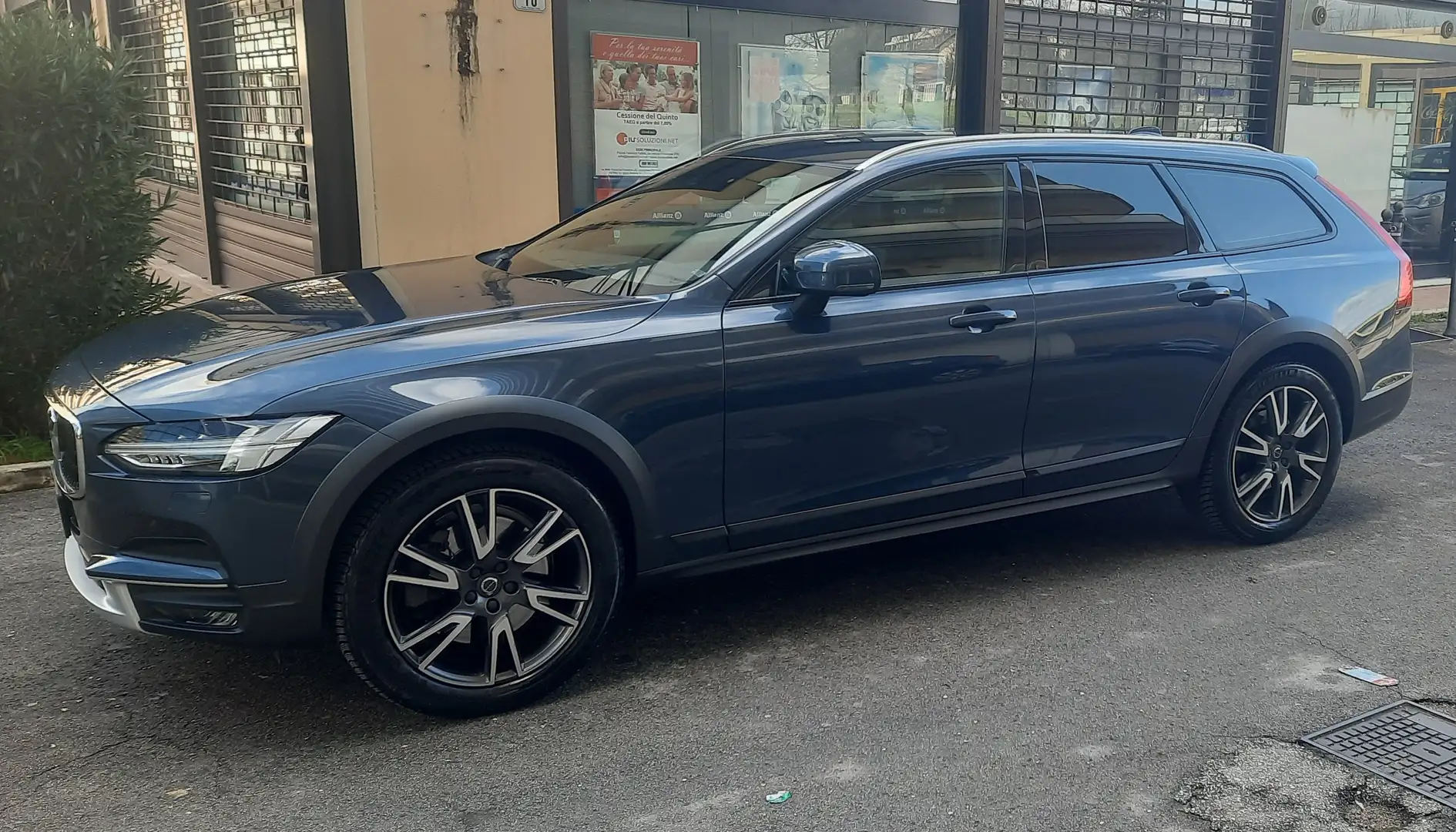 Volvo V90 Cross Country 2.0 d5 Pro awd geartronic - Full Optionals Blu/Azzurro - 1