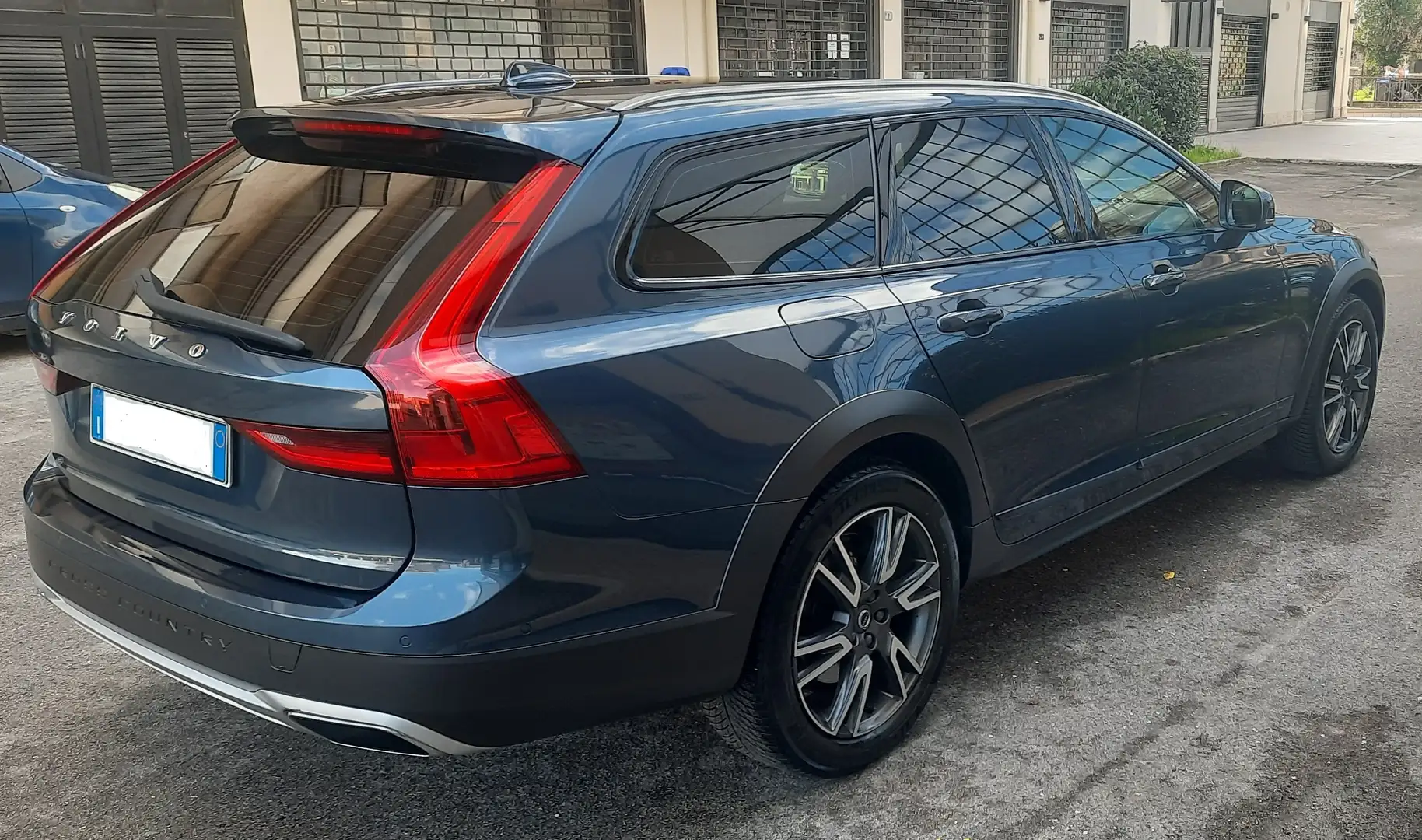 Volvo V90 Cross Country D5 Pro awd geartronic Full Optional Tagliando fatt Albastru - 2