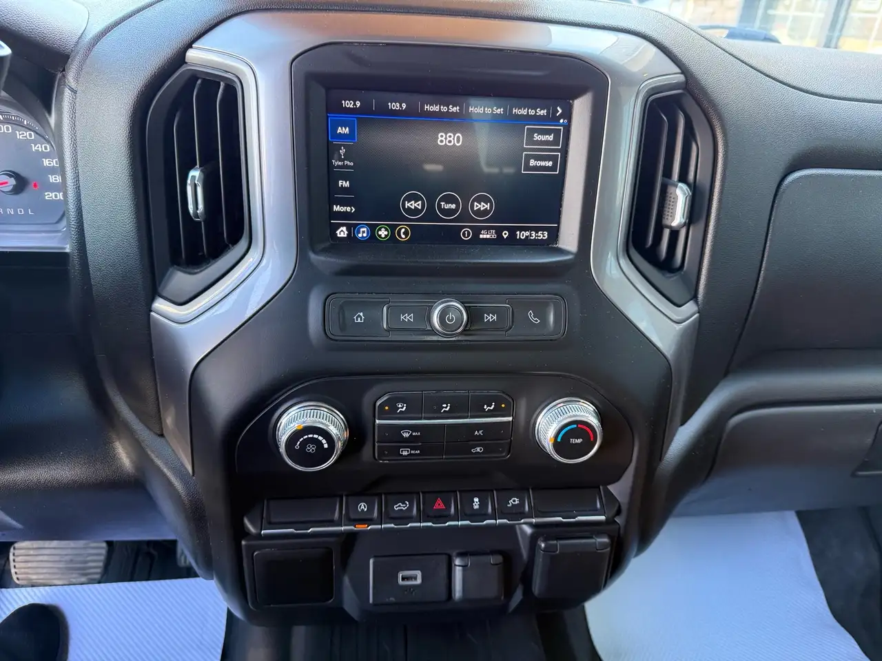 GMC Sierra 1500 снимка GMC Sierra 1500