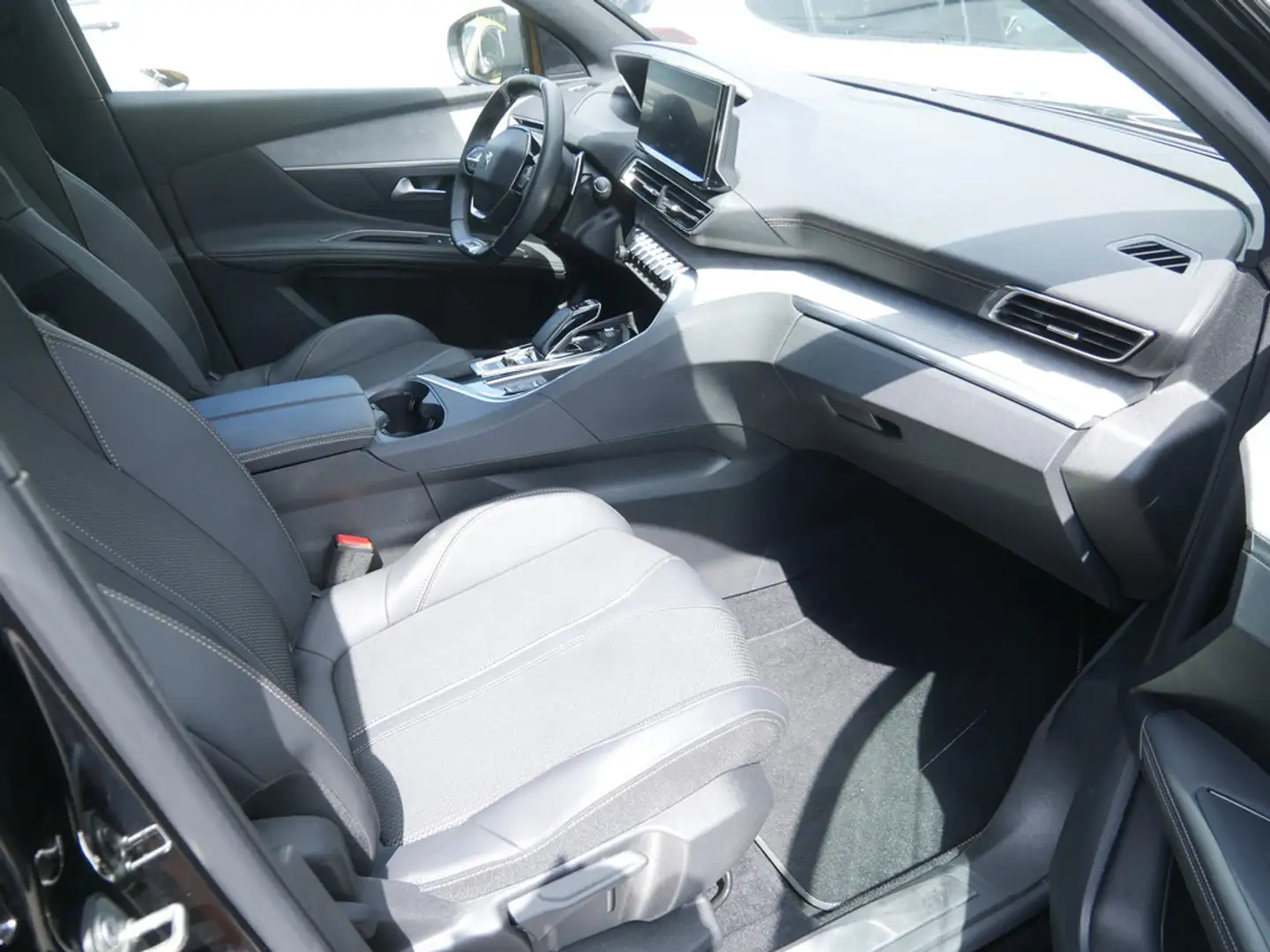 Peugeot 3008 GT Hybrid 225 KAMERA NAVI AHK ACC LED Noir - 2