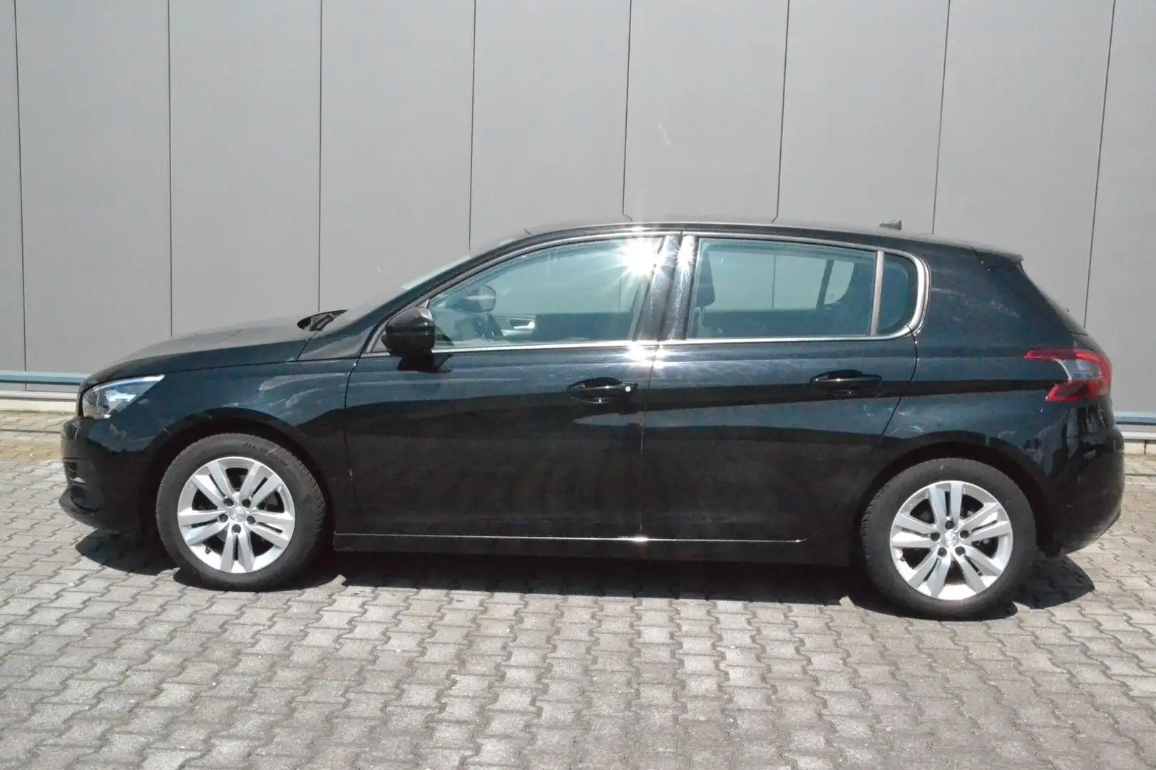 Peugeot 308 Active Pack Klima Navi Temp Schwarz - 2