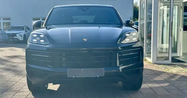 Porsche Cayenne view 2