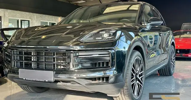 Porsche Cayenne view 5